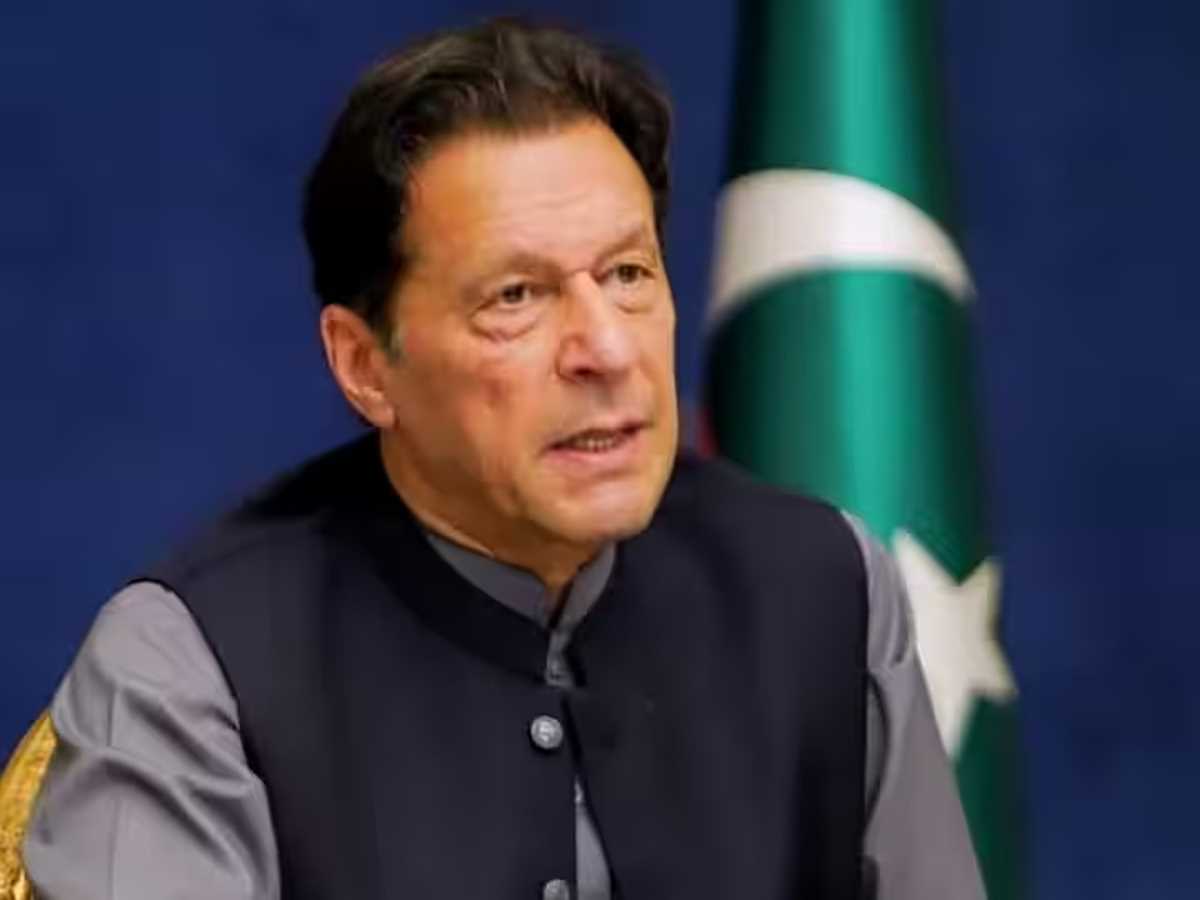 लाहौर में इमरान खान को गिरफ्तार करने पहुंची इस्लामाबाद पुलिस